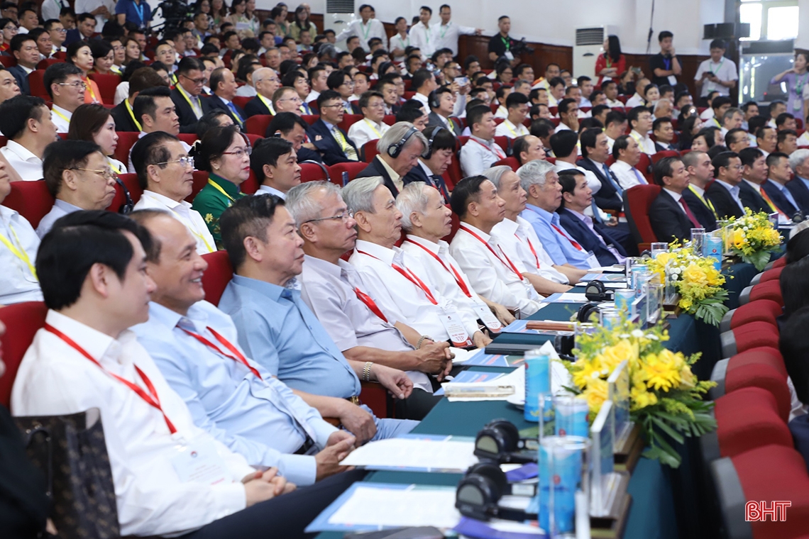 Chủ tịch Quốc hội Vương Đình Huệ: Nỗ lực chuyển hóa tiềm năng, lợi thế của Hà Tĩnh thành động lực phát triển