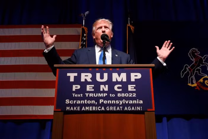 ong trump va ba clinton chay dua van dong gio chot truoc bau cu