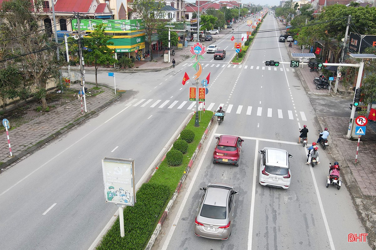 bqbht_br_den-do-hu-hong-1.jpg