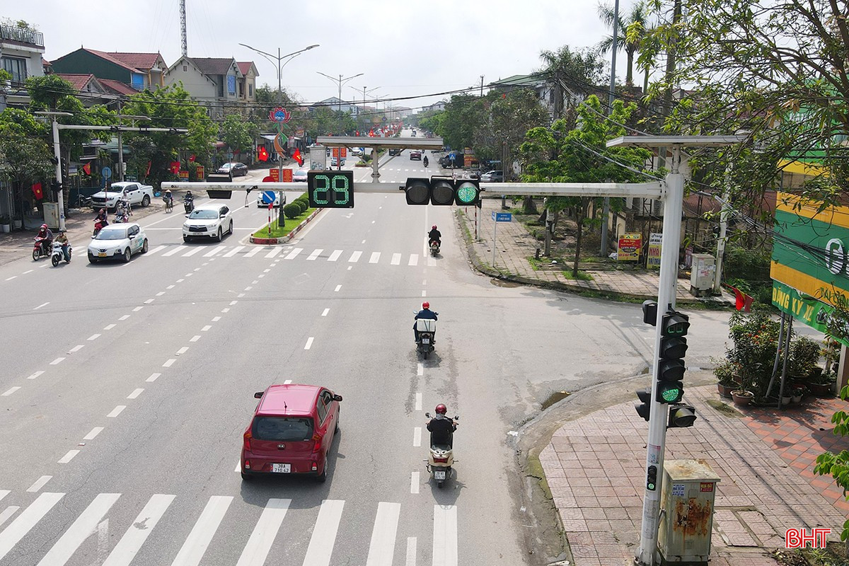 bqbht_br_den-do-hu-hong-7.jpg