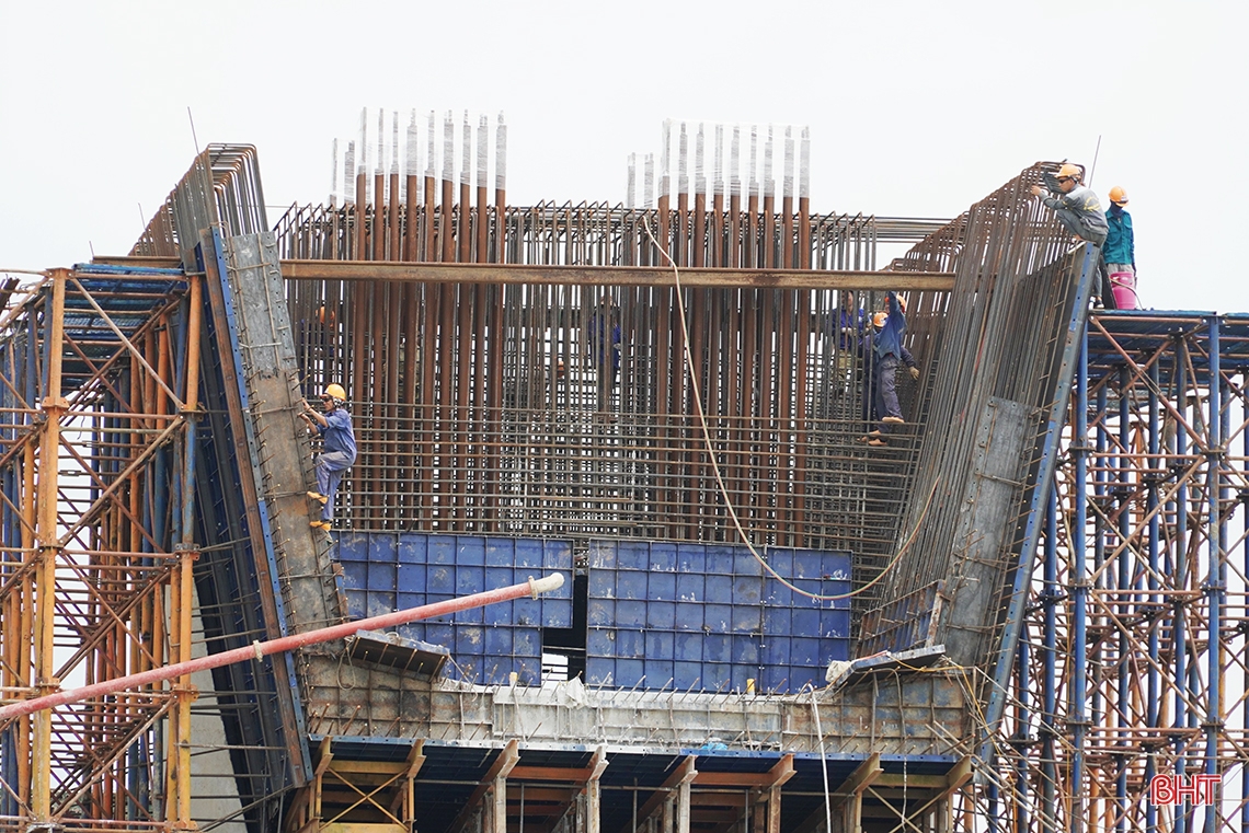 Hình hài cây cầu 1.200 tỷ nối Nghệ An và Hà Tĩnh trên tuyến cao tốc Bắc – Nam