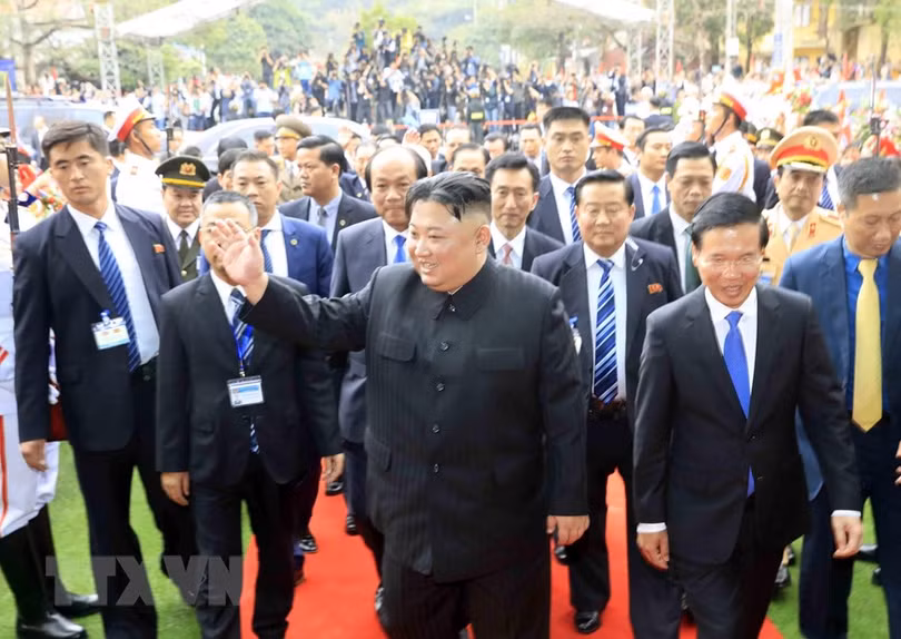 Hình ảnh lễ tiễn Chủ tịch Triều Tiên Kim Jong-un tại ga Đồng Đăng