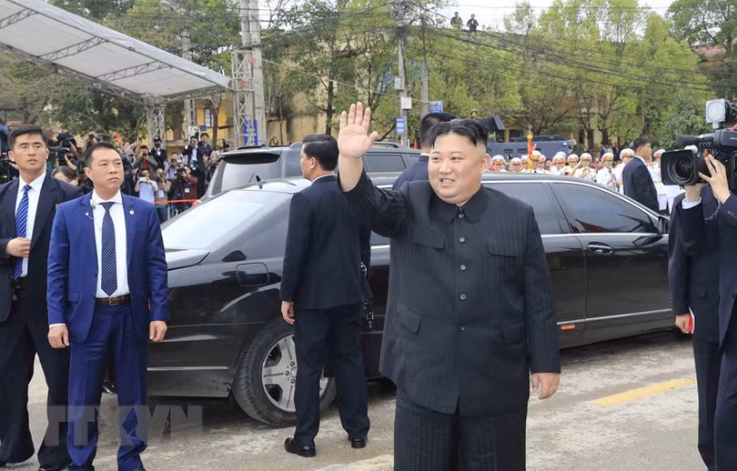 Hình ảnh lễ tiễn Chủ tịch Triều Tiên Kim Jong-un tại ga Đồng Đăng