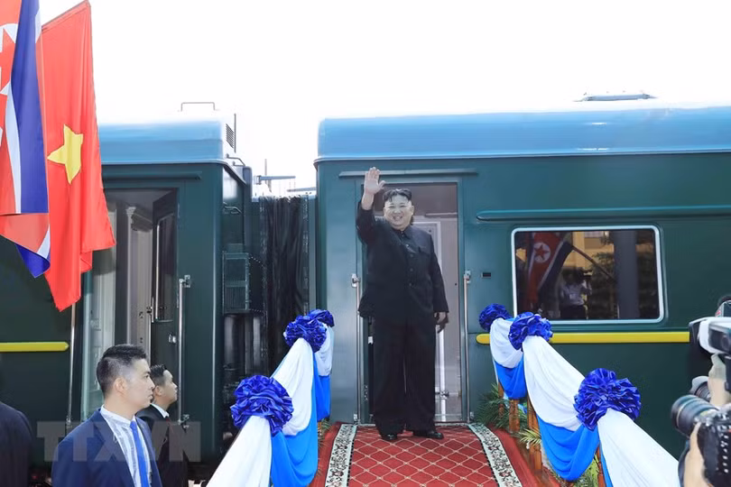 Hình ảnh lễ tiễn Chủ tịch Triều Tiên Kim Jong-un tại ga Đồng Đăng