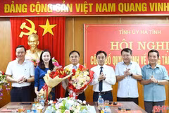 Công bố quyết định bổ nhiệm 2 Phó Trưởng ban Tuyên giáo và Dân vận Tỉnh ủy