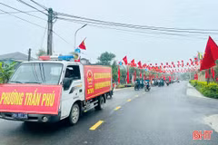 Phường Trần Phú ra quân tuyên truyền lưu động, tạo khí thế hướng về ngày hội lớn