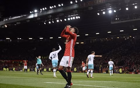 bi west ham cam hoa m u xa dan top 4