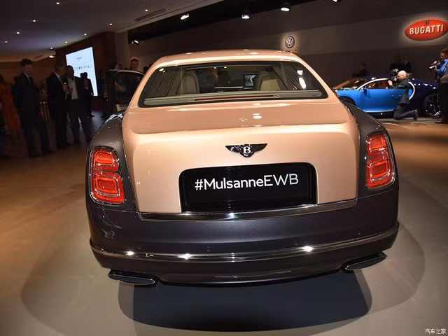 xe nha giau bentley mulsanne ewb 2017 co gia choang vang 20 7 ty