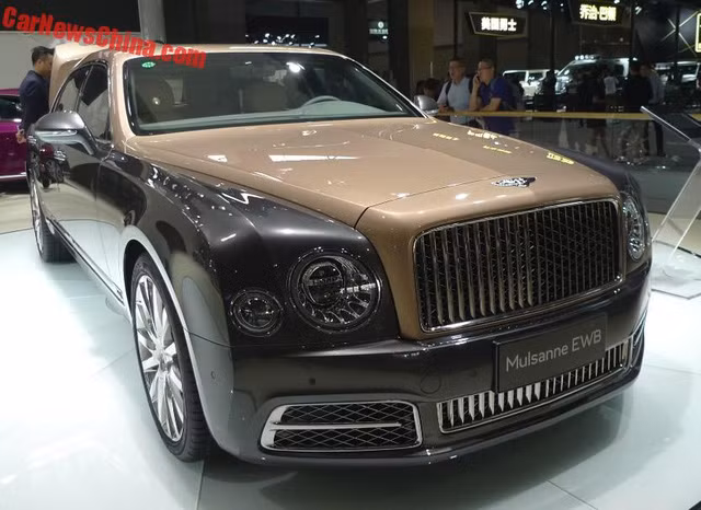 xe nha giau bentley mulsanne ewb 2017 co gia choang vang 20 7 ty
