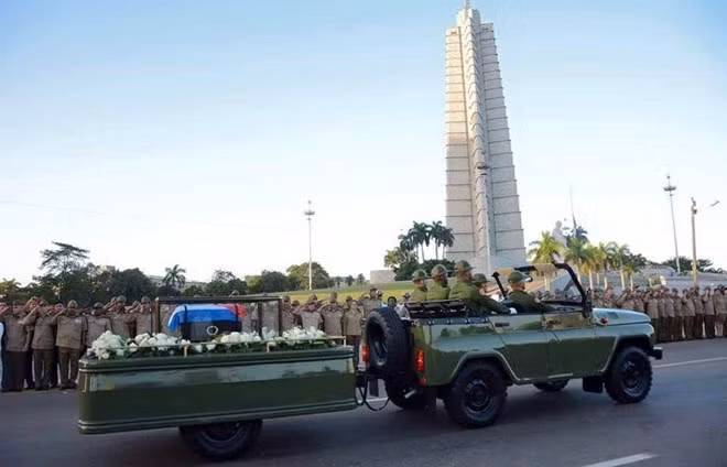 cuba tien hanh le ruoc tro cot lanh tu cach mang fidel castro