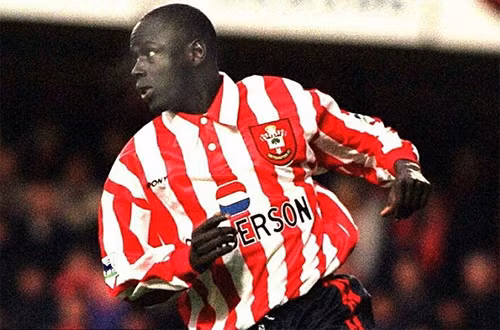 ali dia hai muoi nam mot sieu lua o ngoai hang anh