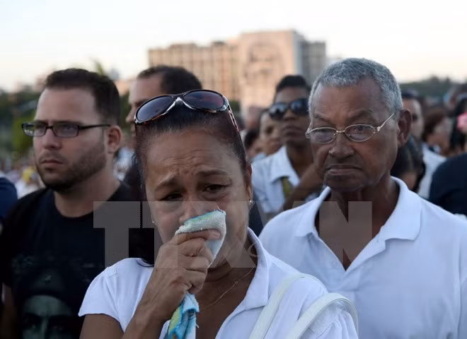hang tram nghin nguoi cuba tuan hanh tuong nho lanh tu fidel castro