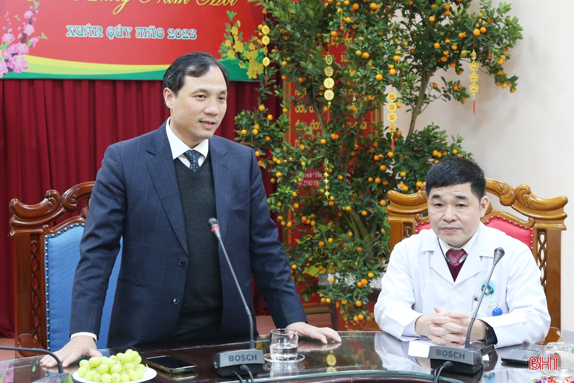 Bí thư Tỉnh ủy chúc mừng năm mới các đơn vị làm nhiệm vụ trực tết