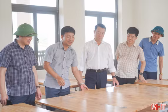 Chủ tịch UBND tỉnh kiểm tra các điều kiện vận hành Trường Phổ thông nội trú liên cấp TH&THCS Sơn Kim 1
