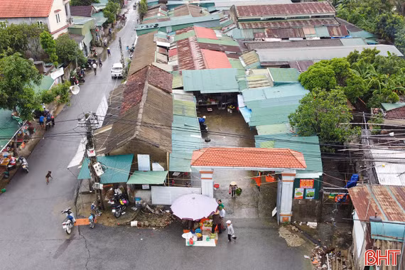 Chợ Trổ xuống cấp, hạ tầng bất cập