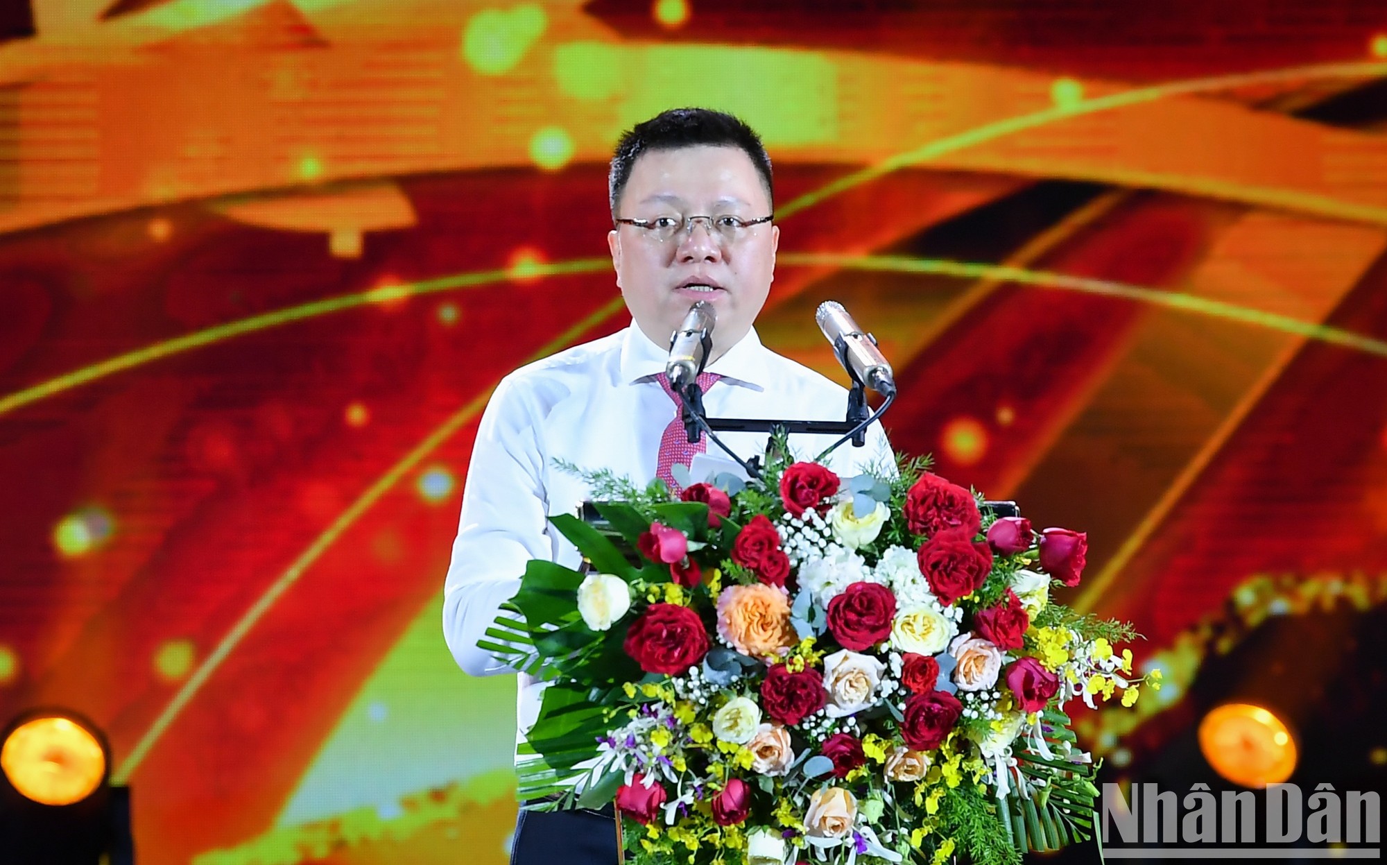 Đồng chí Lê Quốc Minh, Ủy viên Trung ương Đảng, Tổng Biên tập Báo Nhân Dân, Phó Trưởng Ban Tuyên giáo Trung ương, Chủ tịch Hội Nhà báo Việt Nam phát biểu khai mạc chương trình.