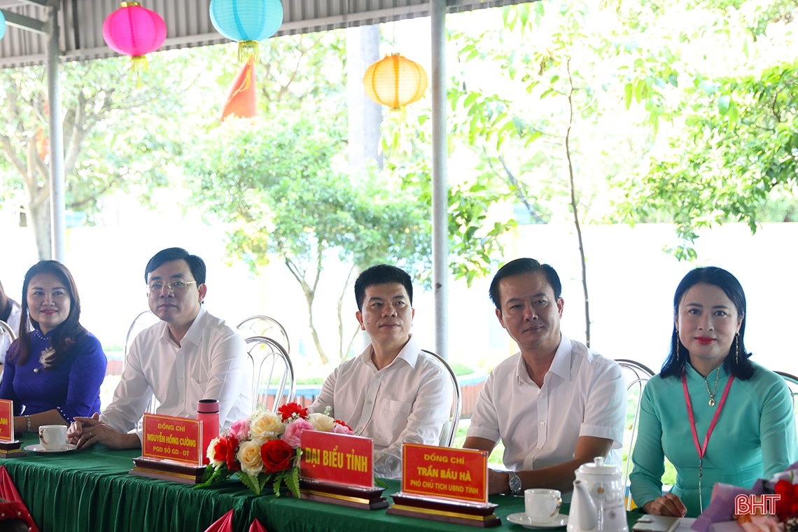 Các trường học ở Hà Tĩnh khai giảng năm học 2023 - 2024