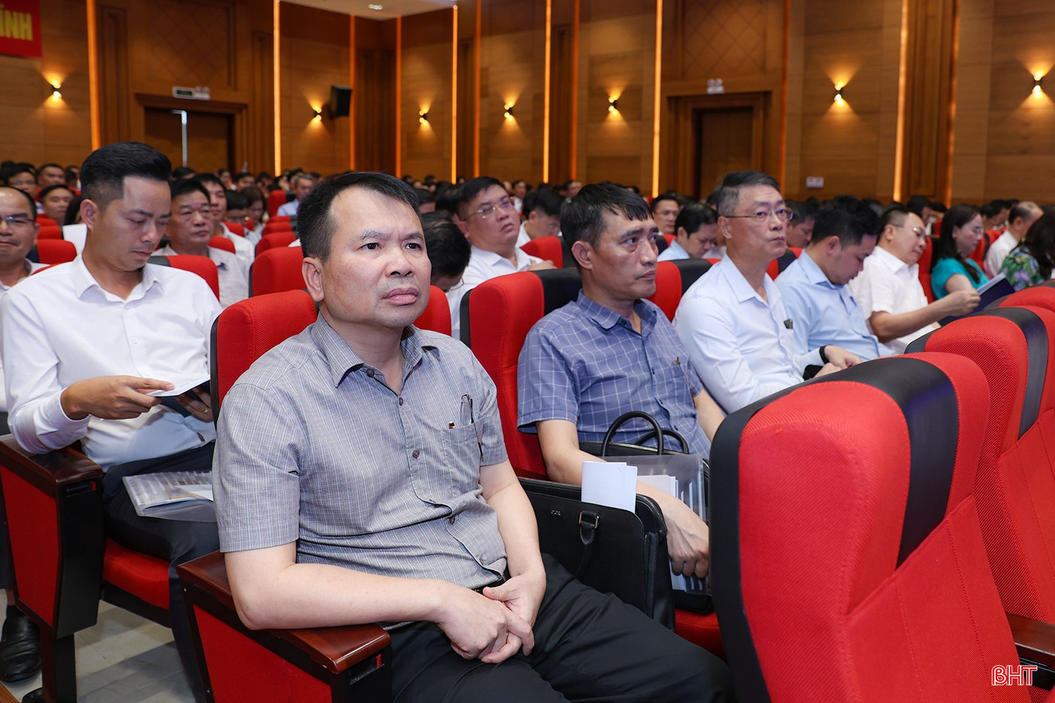 Đại biểu dự hội nghị.