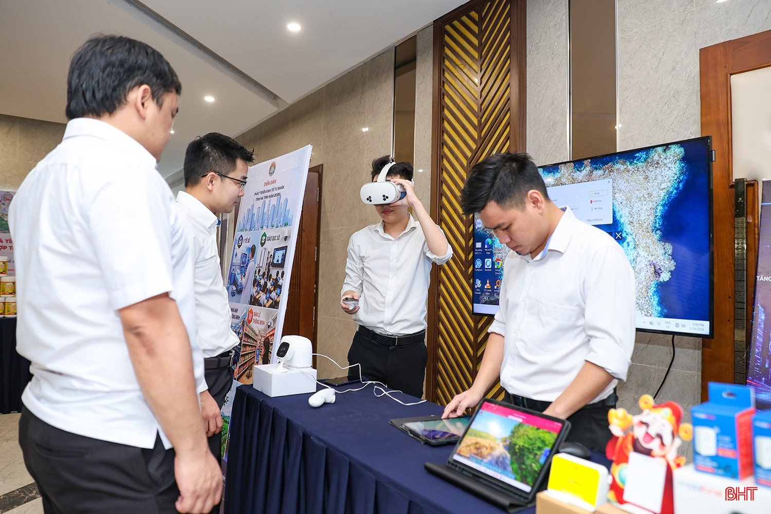 Đại biểu đánh giá cao sự đa dạng, chất lượng các sản phẩm.