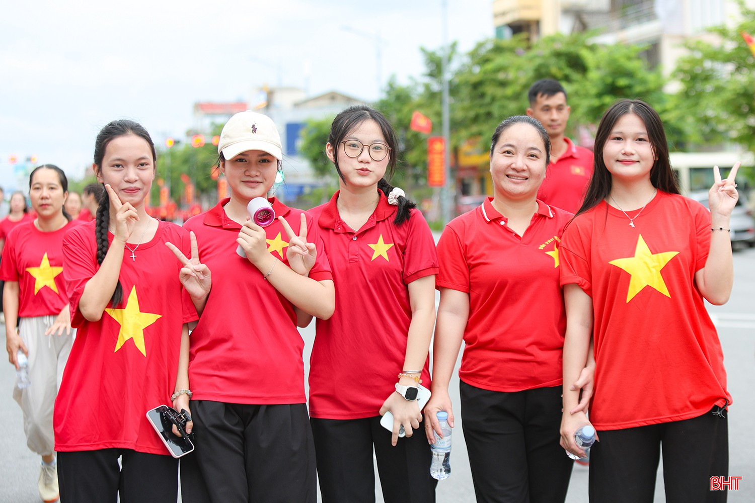Với thông điệp “Hành trình 10 tỷ bước xanh - Vì Việt Nam vững bền”, Ban tổ chức kêu gọi người dân trên cả nước cùng rèn luyện sức khỏe, hình thành thói quen vận động và chung tay lan tỏa lối sống xanh.