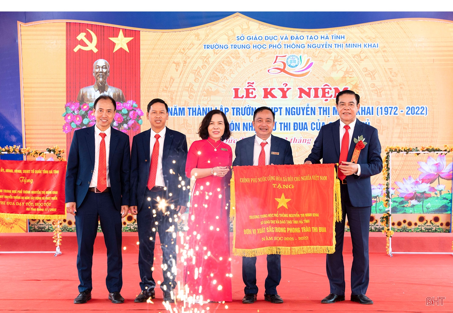 Vinh quang sứ mệnh “trồng người” (Bài 3): Người thầy “thắp lửa” yêu thương