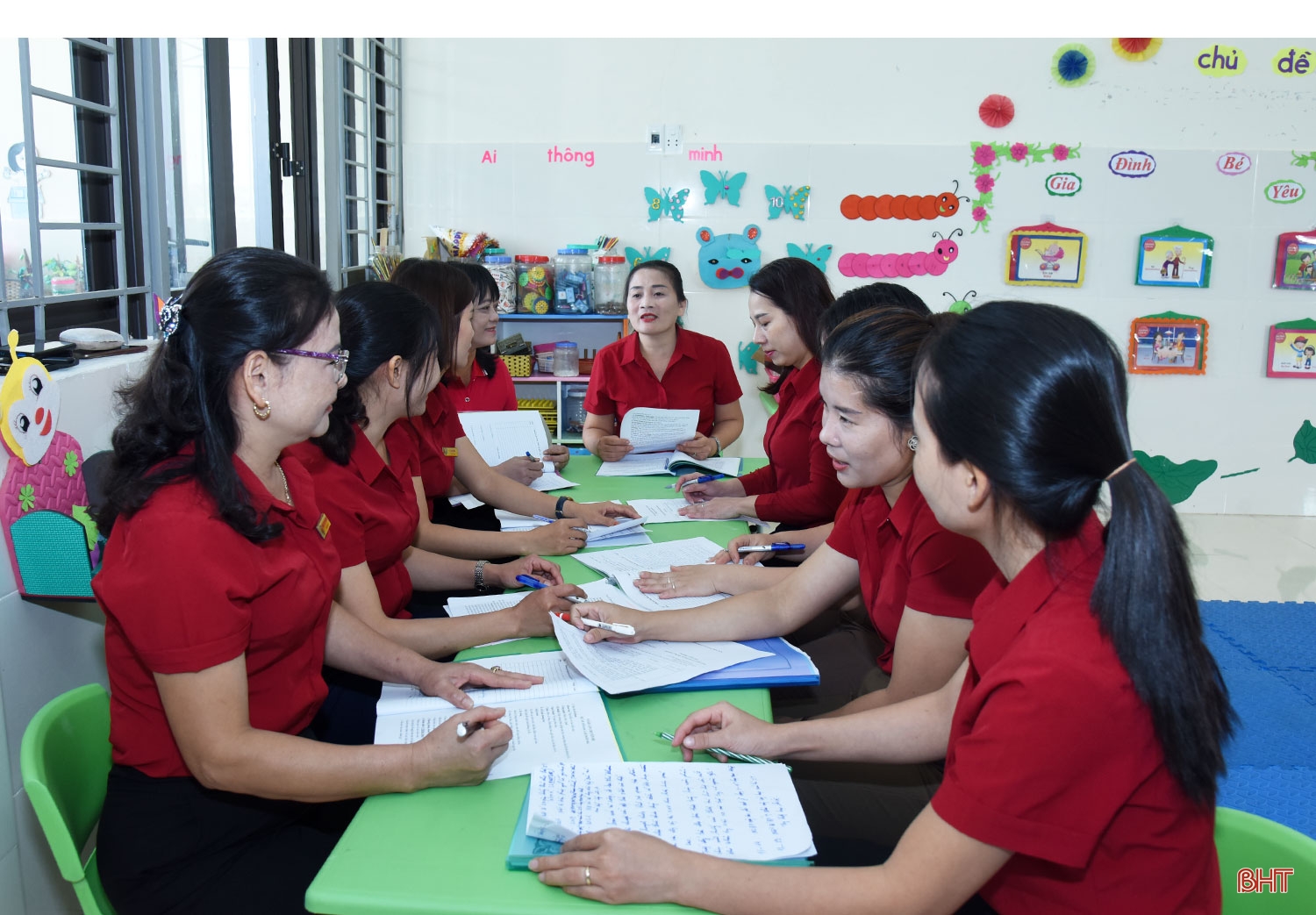 Vinh quang sứ mệnh trồng người (Bài 4): Nữ giáo viên vùng núi 20 năm thầm lặng “ươm những mầm xanh”