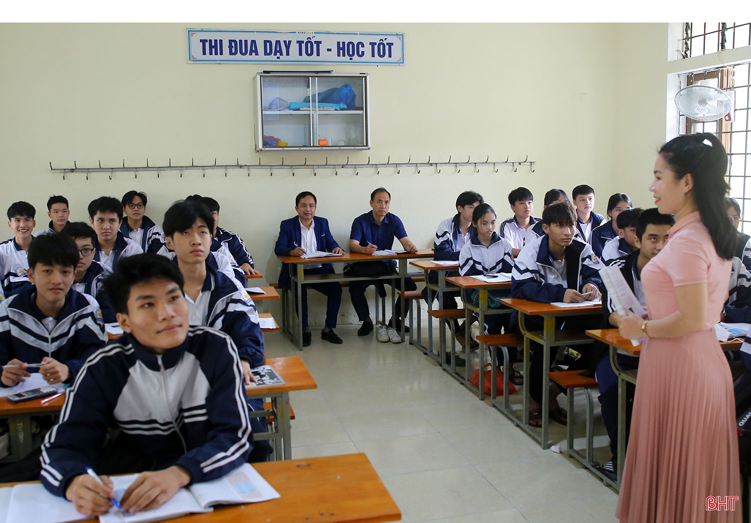 Vinh quang sứ mệnh “trồng người” (Bài 3): Người thầy “thắp lửa” yêu thương