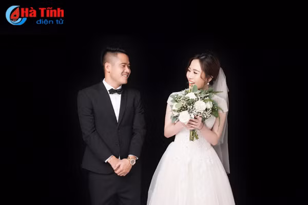 anh cuoi lang man cua tuyen thu au van hoan va co dau ha tinh