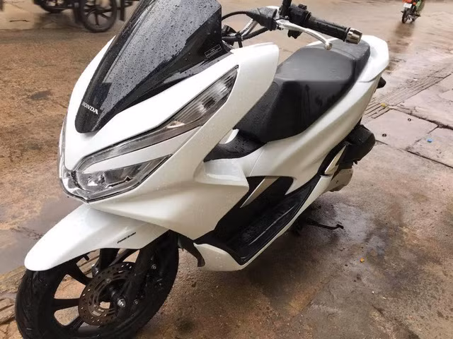 xem truoc hinh anh thuc te honda pcx the he moi