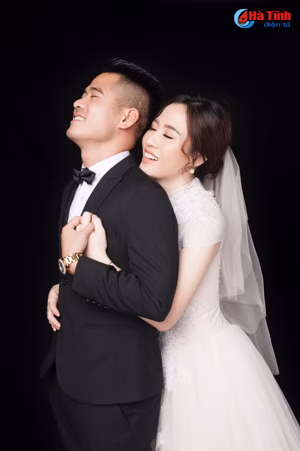 anh cuoi lang man cua tuyen thu au van hoan va co dau ha tinh