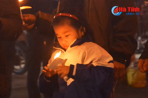ha tinh ron rang don giang sinh 2017