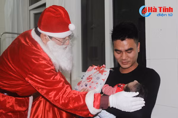 ha tinh ron rang don giang sinh 2017