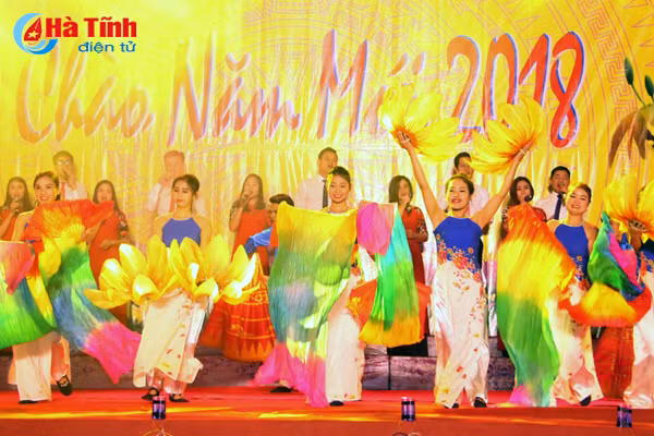 soi dong chuong trinh van nghe chao nam moi o tp ha tinh