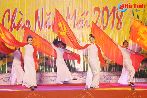 soi dong chuong trinh van nghe chao nam moi o tp ha tinh