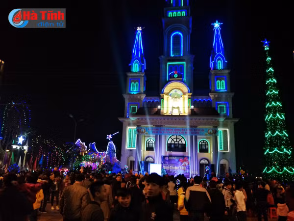 ha tinh ron rang don giang sinh 2017