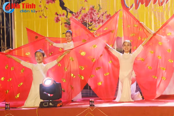 soi dong chuong trinh van nghe chao nam moi o tp ha tinh