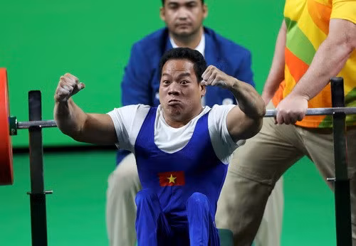 que nha ha tinh ngap tran niem vui cung do cu le van cong