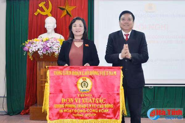 tich cuc bao ve quyen va loi ich hop phap cua nguoi lao dong