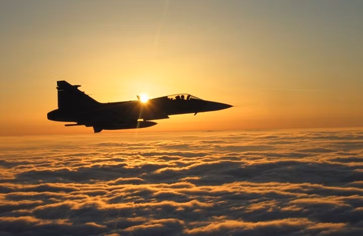 saab jas 39 gripen canh chim la day uy manh
