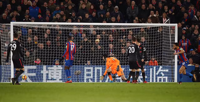sanchez lap cu dup arsenal thang trong ngay wenger lap ky luc