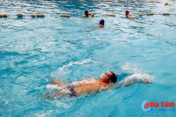 hanh trinh len dinh vinh quang cua kinh ngu khuyet tat ha tinh