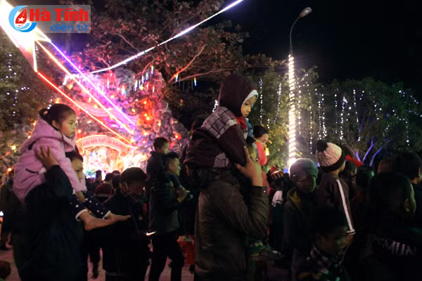 ha tinh ron rang don giang sinh 2017
