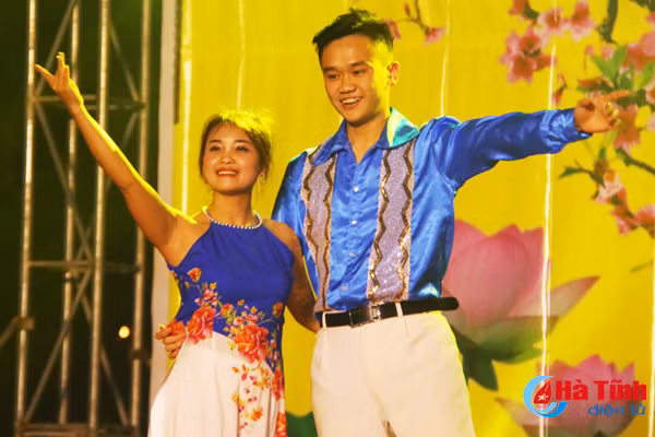 soi dong chuong trinh van nghe chao nam moi o tp ha tinh