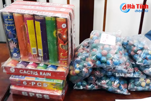bat 2 thanh nien cho 15kg phao di tieu thu trong dem