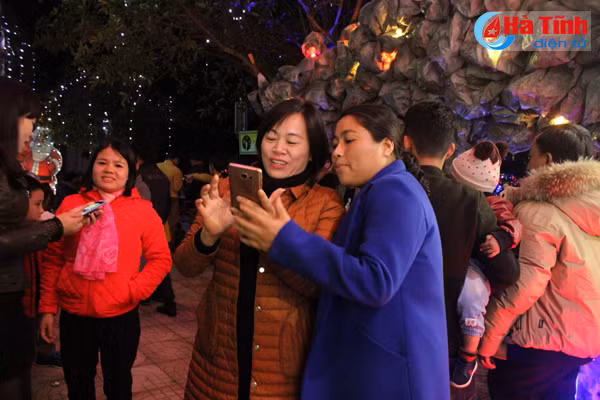ha tinh ron rang don giang sinh 2017