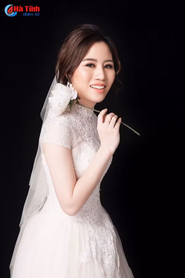 anh cuoi lang man cua tuyen thu au van hoan va co dau ha tinh
