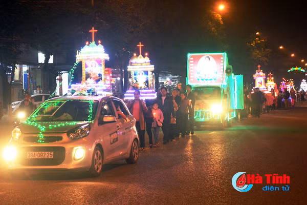 ha tinh ron rang don giang sinh 2017