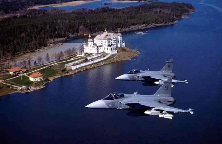 saab jas 39 gripen canh chim la day uy manh