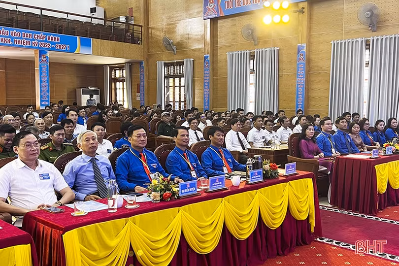 Chị Lê Thị Huyền Trang tái cử Bí thư Huyện đoàn Đức Thọ