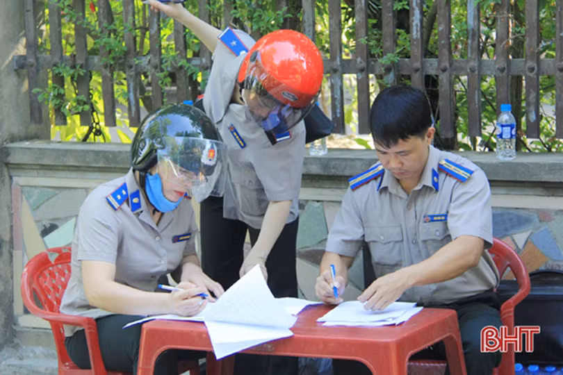 Những “bông hồng thép” của ngành thi hành án dân sự Hà Tĩnh